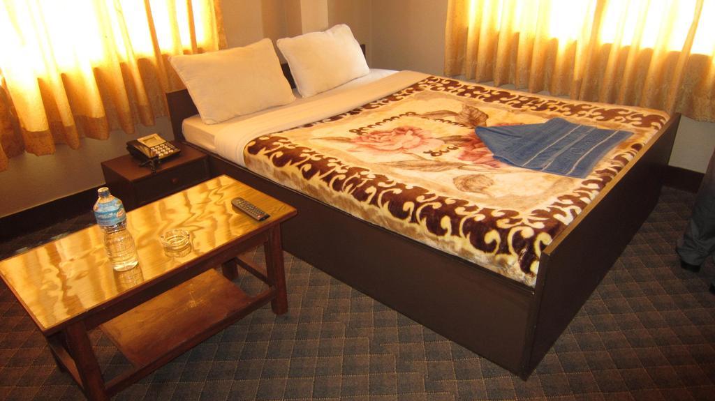 Hotel Aagaman Катманду Екстер'єр фото